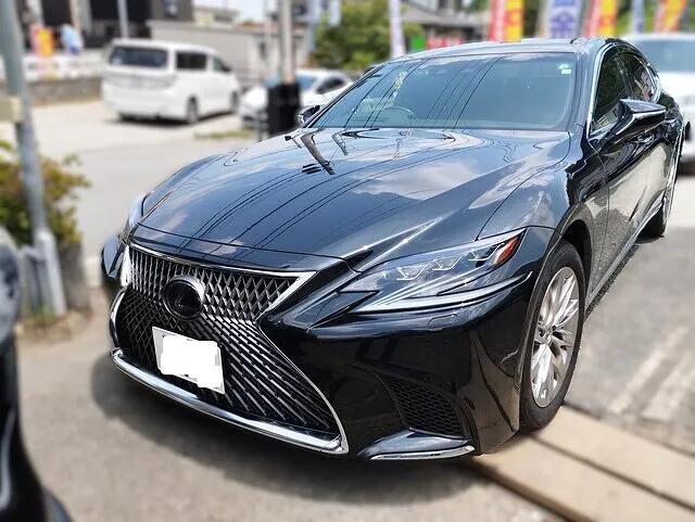 ⭐️Google★5評価・高級車でも安心｜レクサス500h（GVF55）保険修理×レクサスIS代車特約セット対応【横浜市都筑区】「レクサスLSを修理するなら——KBSで修理されたお客様限定。“代車もランクアップしたい”方へ」