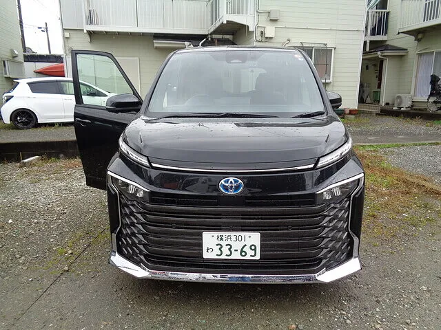 ミニバン・レンタカーZWR95Wヴォクシー・Ｓ-G・ＨＶ・4ＷＤ 令和4年式