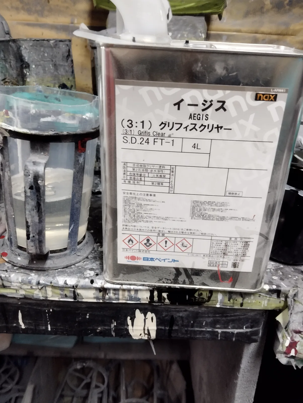 今回使用した日本ペイント nax イージス(AEGIS)グリフィスクリヤーの缶