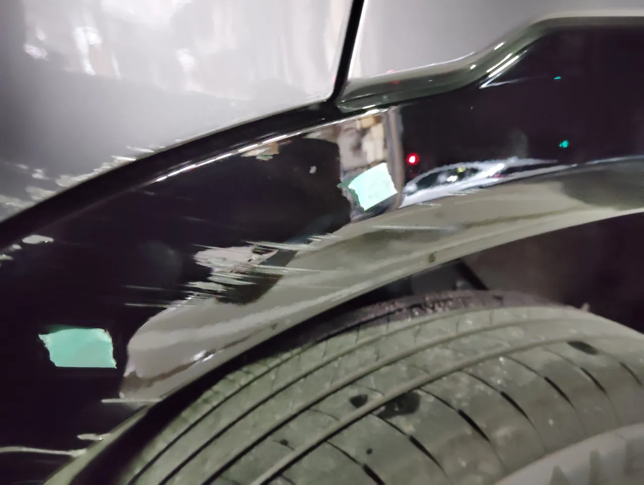 CX-5 黒いアーチモール表面の擦り傷
