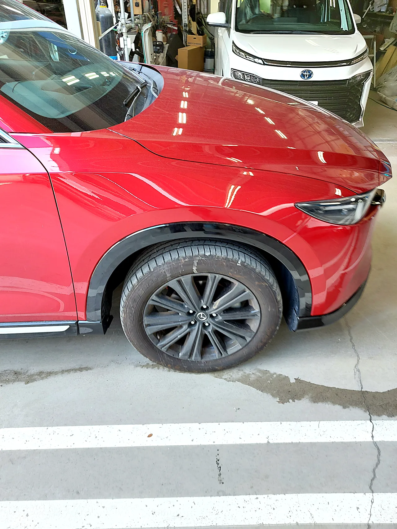 完成。CX-8の右フロントフェンダーまわり
