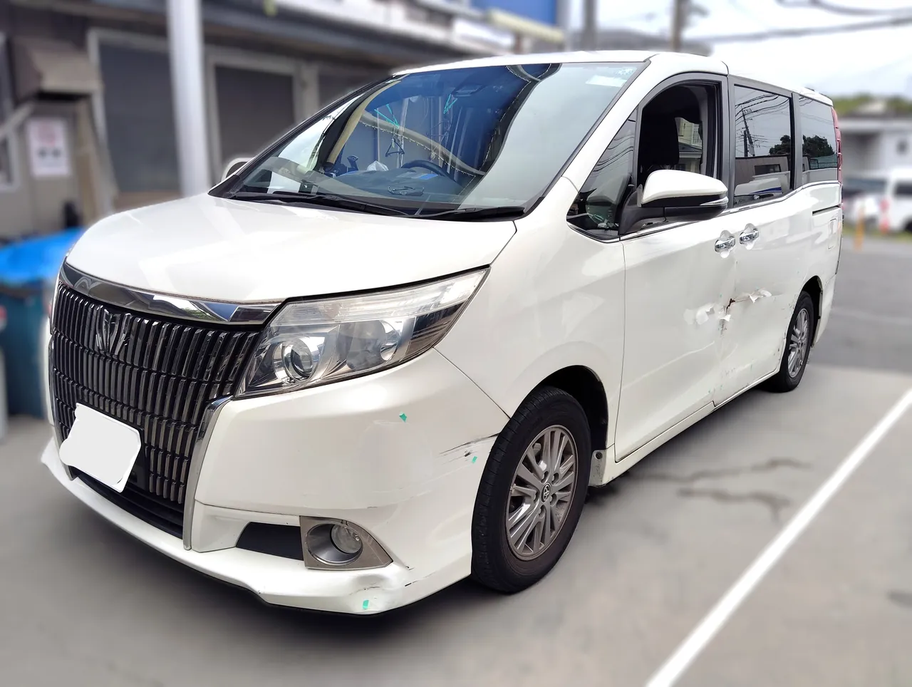 エスクァイア ピラー・クォーター板金とドア2枚交換｜横浜市都筑区 ケービーエス