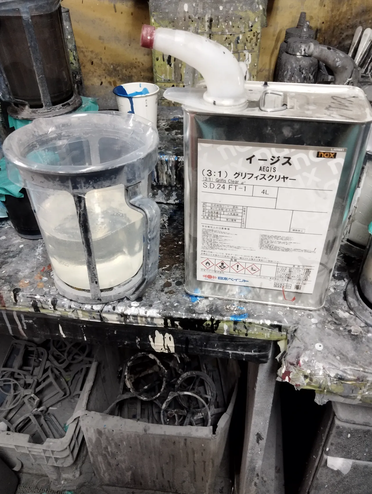 MIRAIの塗装に使った日本ペイント nax イージス(3:1)グリフィスクリヤーの缶