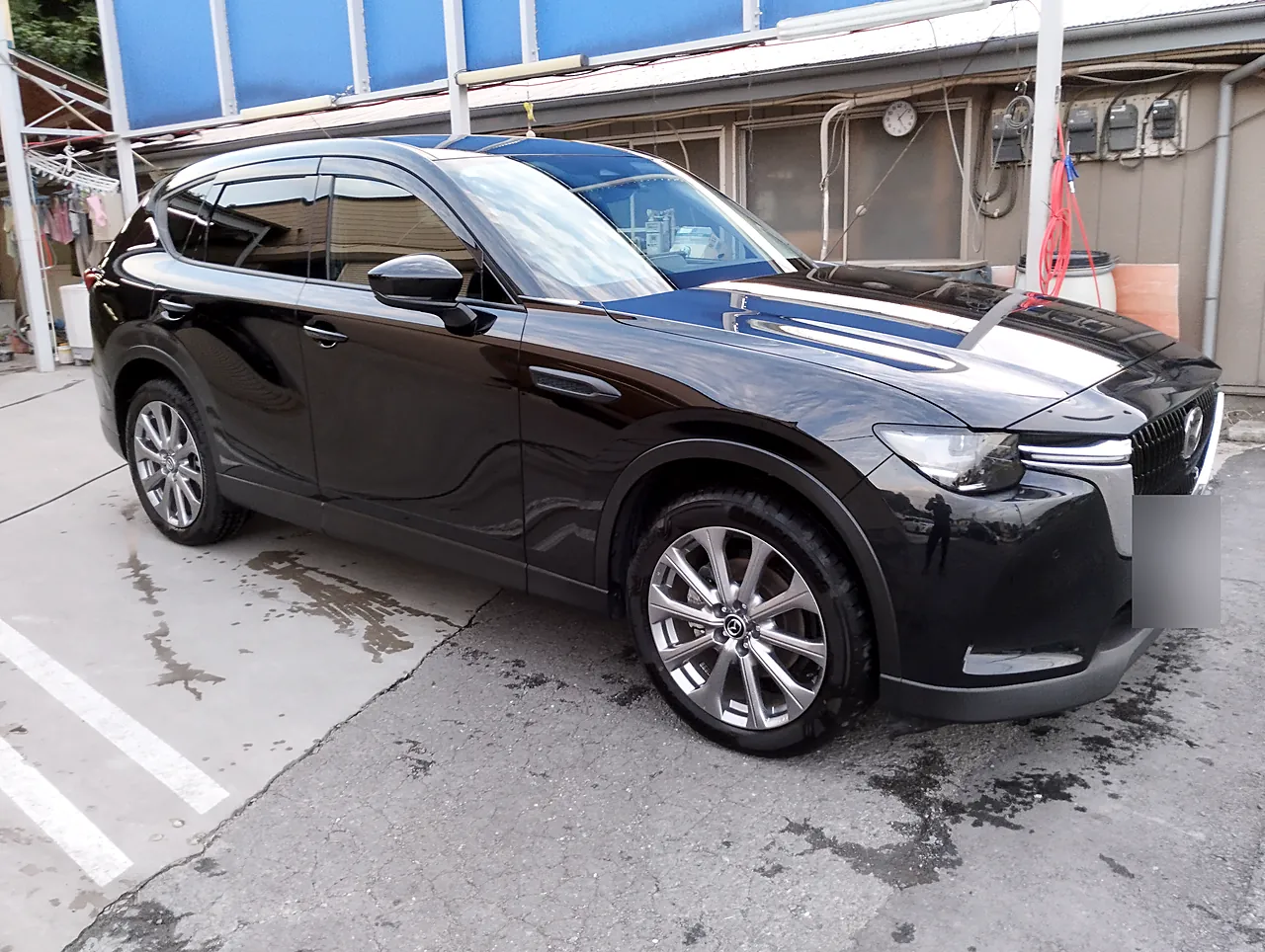 修理を終えたマツダ CX-60を右前の斜めから（完成）