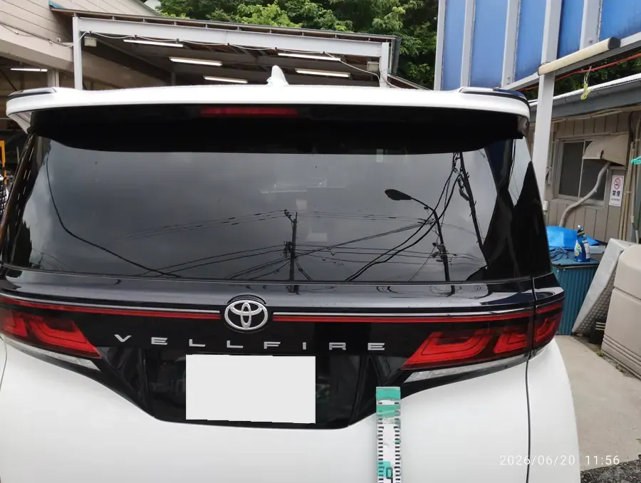 お預かりしていた車。大きい車ほど、同じ大きさの代車は数が限られます