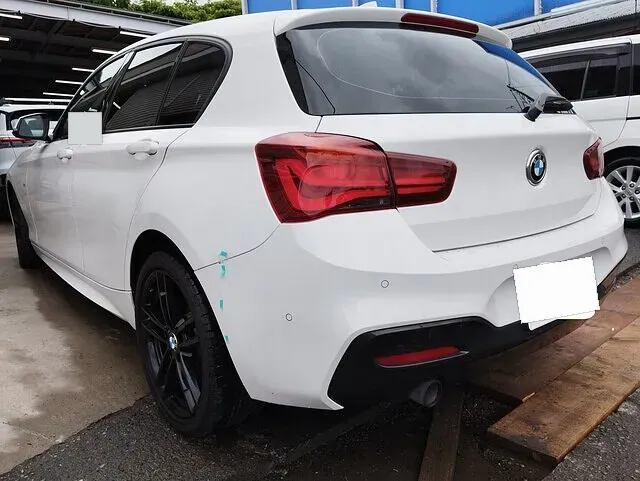 BMW 1シリーズ(WBA1R52)左リヤクオーター・バンパー・ロッカーパネルモールの板金塗装とOBD診断
