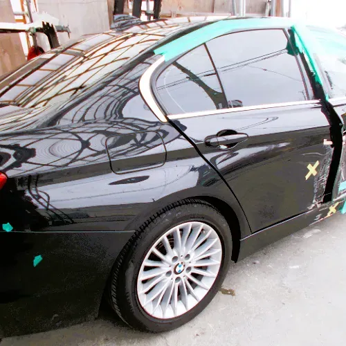 BMW 3シリーズ 右リアドアの凹み・塗装剥がれを板金で修復した事例
