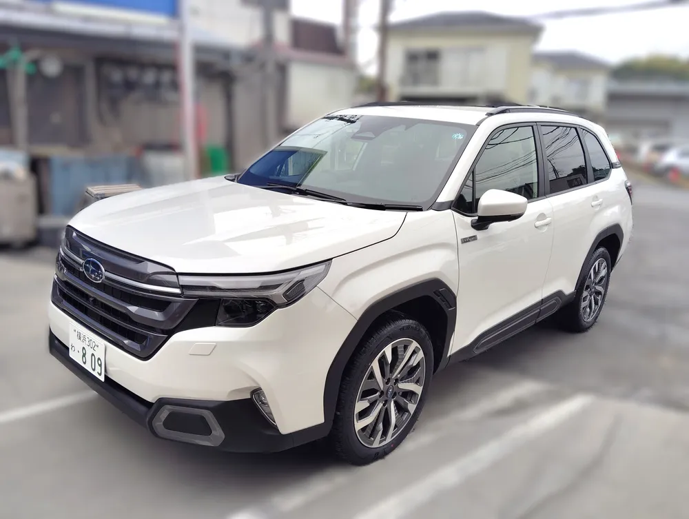 KBS勝田レンタカーの白いスバル・フォレスター（4WD SUVの代車）
