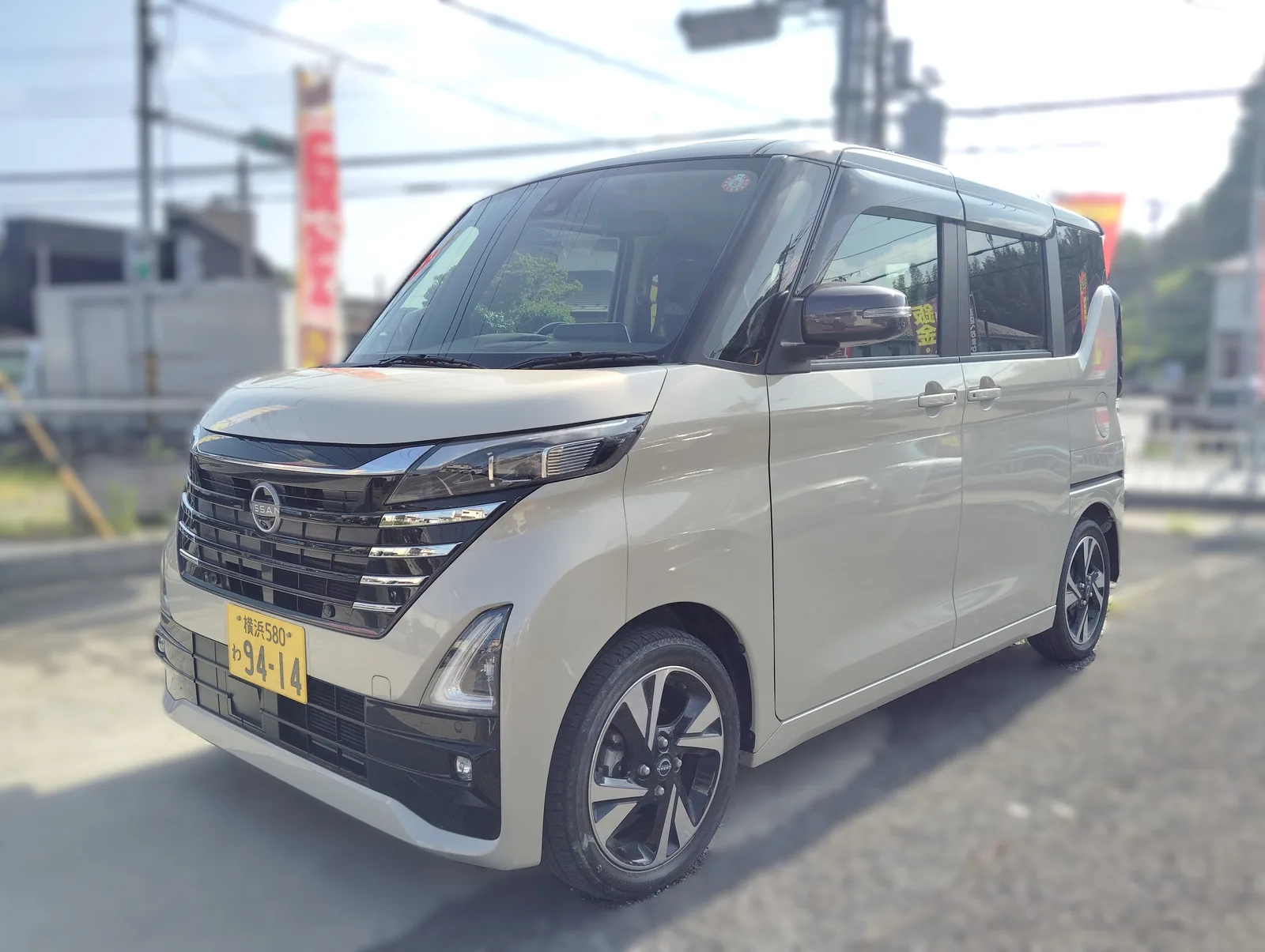 ルークス ハイウェイスターG ターボを斜め前から見た外観
